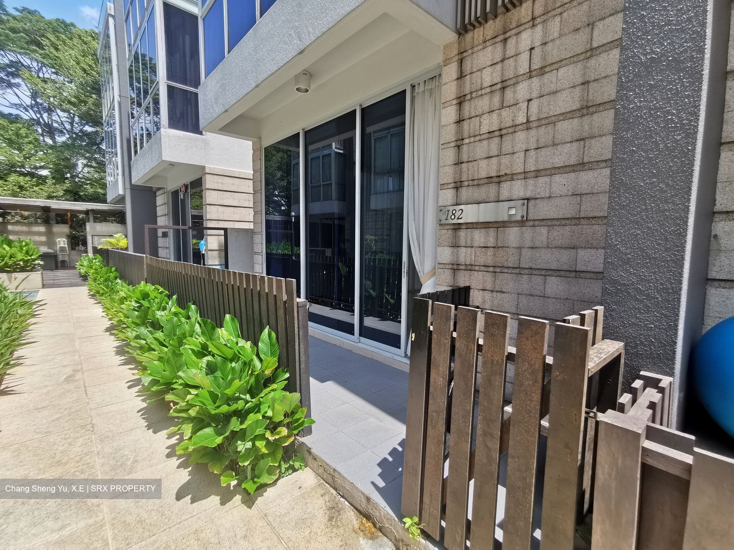 Springleaf Avenue (D26), Terrace #366520831
